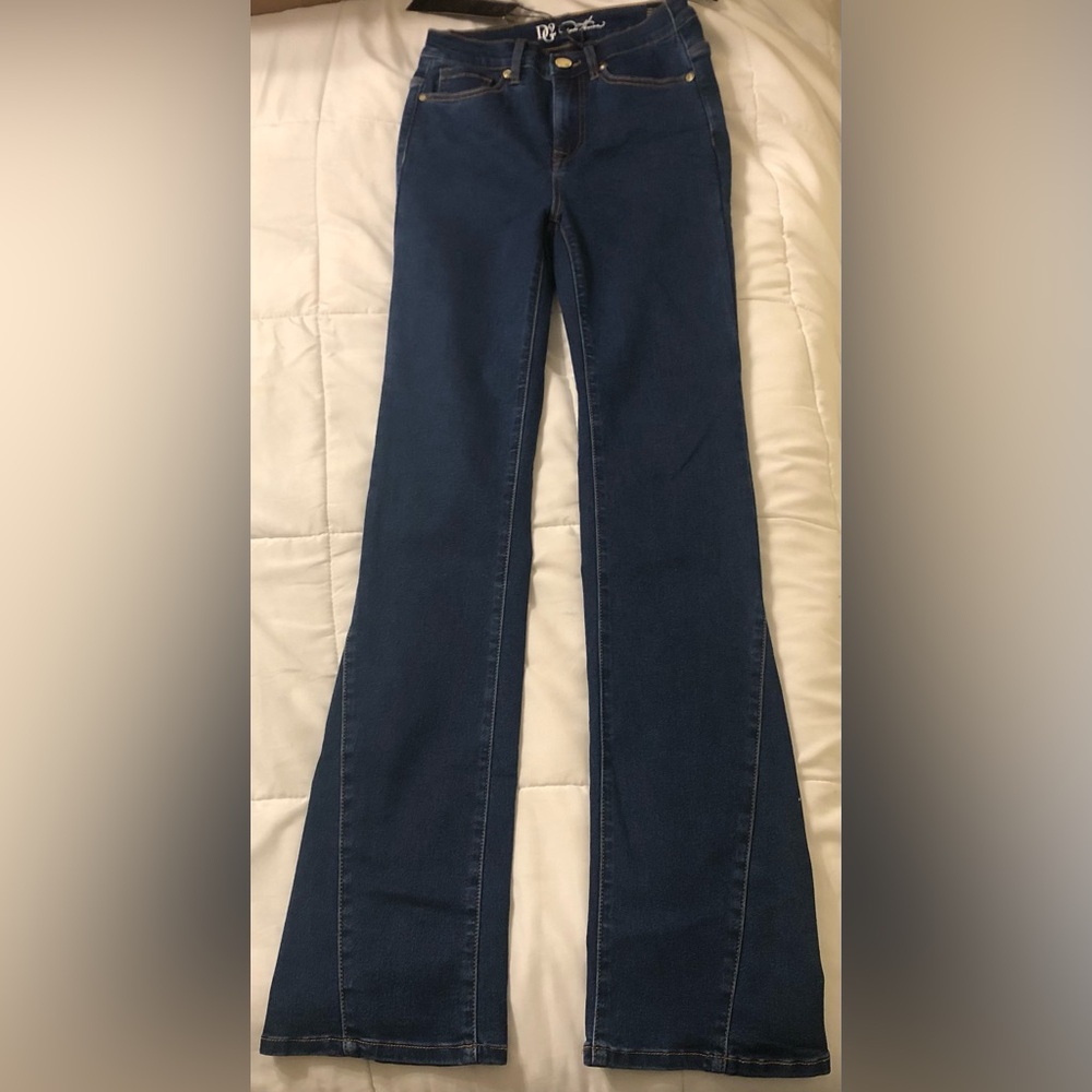 Stretch high waisted Jeans, DG2 dark blue, legs have flair cut, new with tags